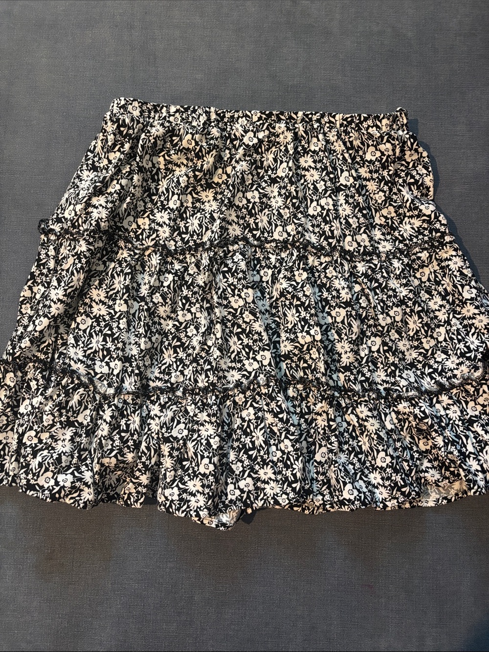 Floral Tiered Mini Skirt - Black & White